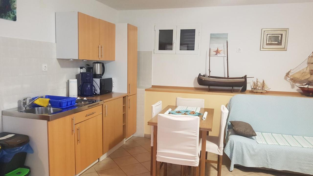 Gita Apartment Omisalj Ngoại thất bức ảnh