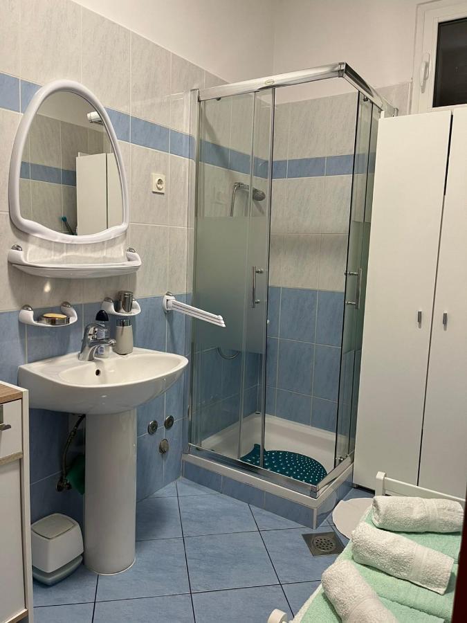 Gita Apartment Omisalj Ngoại thất bức ảnh
